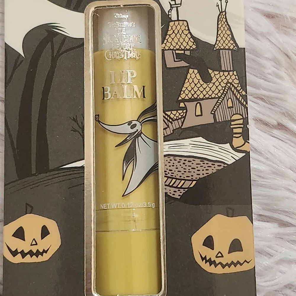 Disney set lip